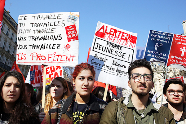 Jeunes et salariés par milliers partout en France