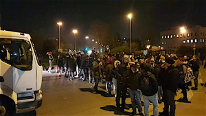 Blocage du port de Gennevilliers par des syndicats et des étudiants