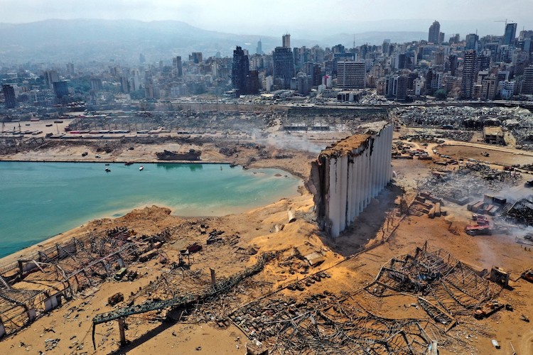 Beyrouth dévastée par un gigantesque accident industriel