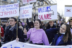 Vidéo - 8 mars 2022 : déferlante féministe à Paris