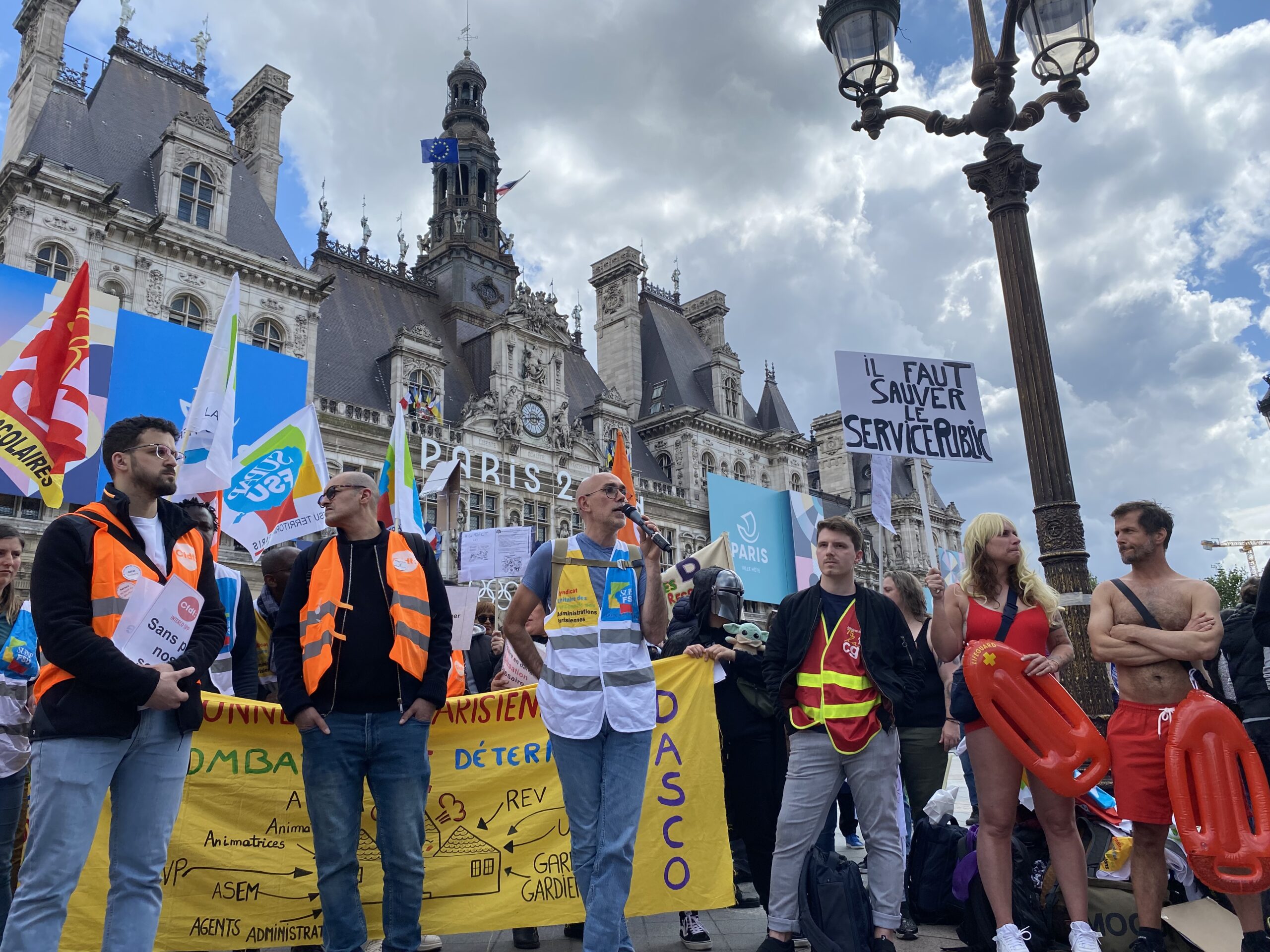 Grève des animateurs et des ASEM de la ville de Paris contre la précarité