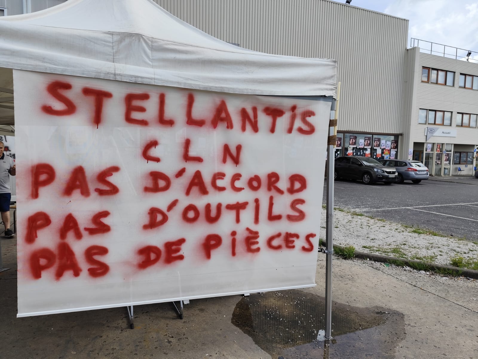 MA France : la situation reste tendue après une tentative de suicide