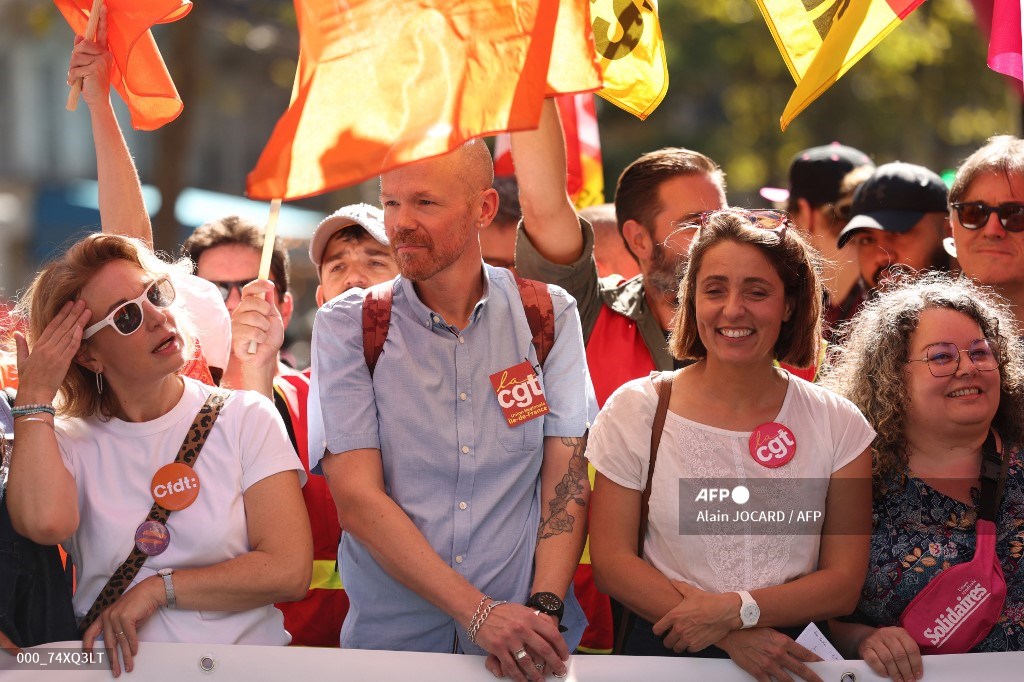 L’intersyndicale lance un ultimatum au premier ministre