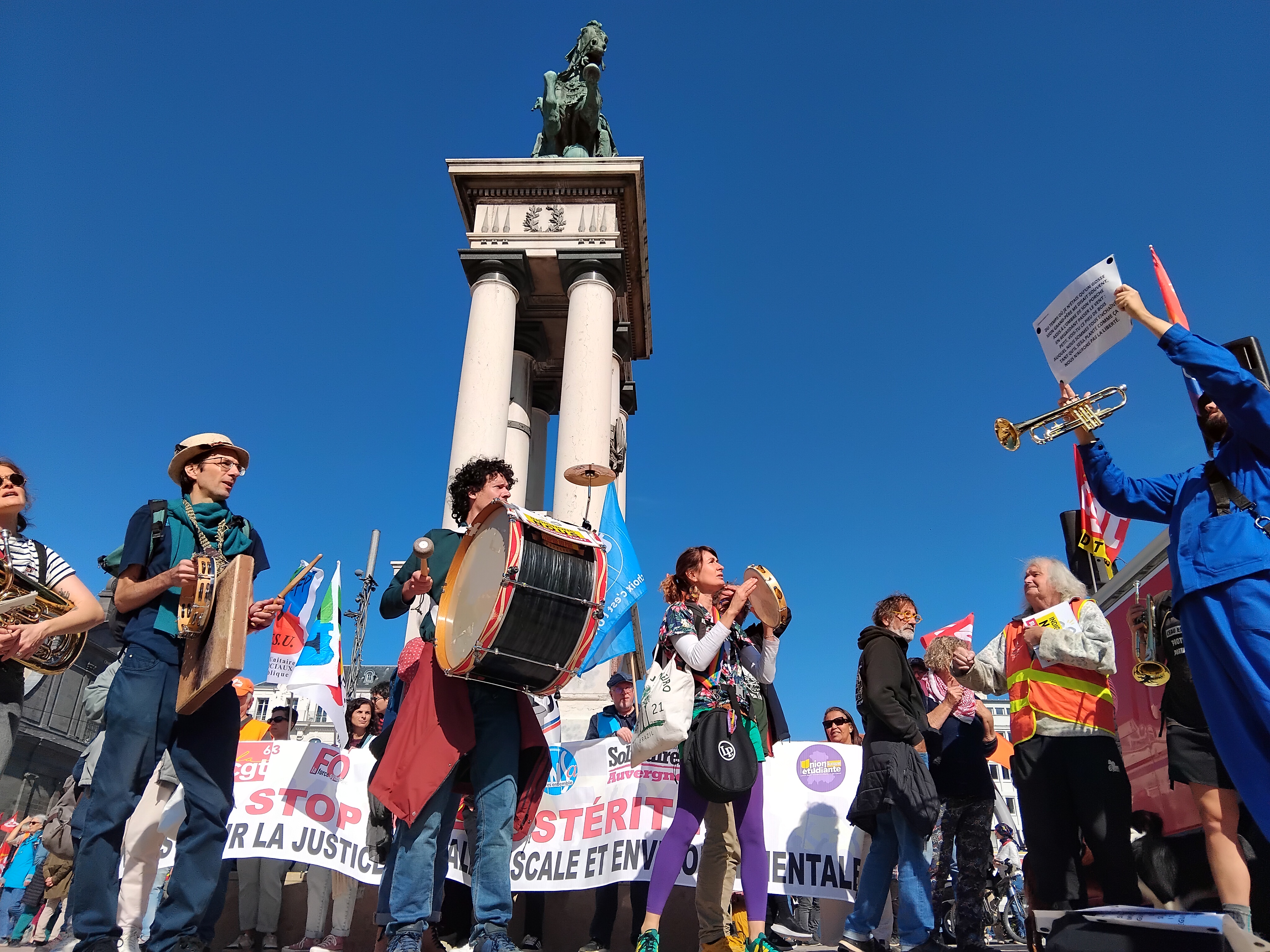 À Clermont-Ferrand, syndicats et manifestants tracent la voie d’un autre partage des richesses