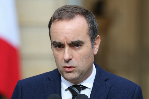 Démission de Sébastien Lecornu: la CGT dénonce un chaos institutionnel