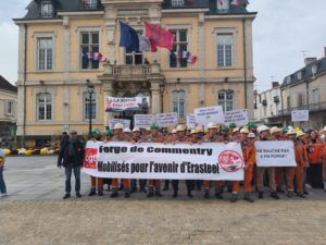 À Commentry, 2000 personnes contre les licenciements chez Erasteel