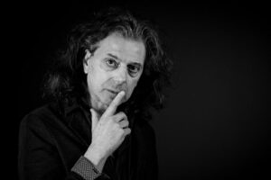 Le philosophe Éric Sadin lance un appel à la résistance