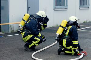 Rasés de près, mais toujours exposés : la colère des pompiers du Nord