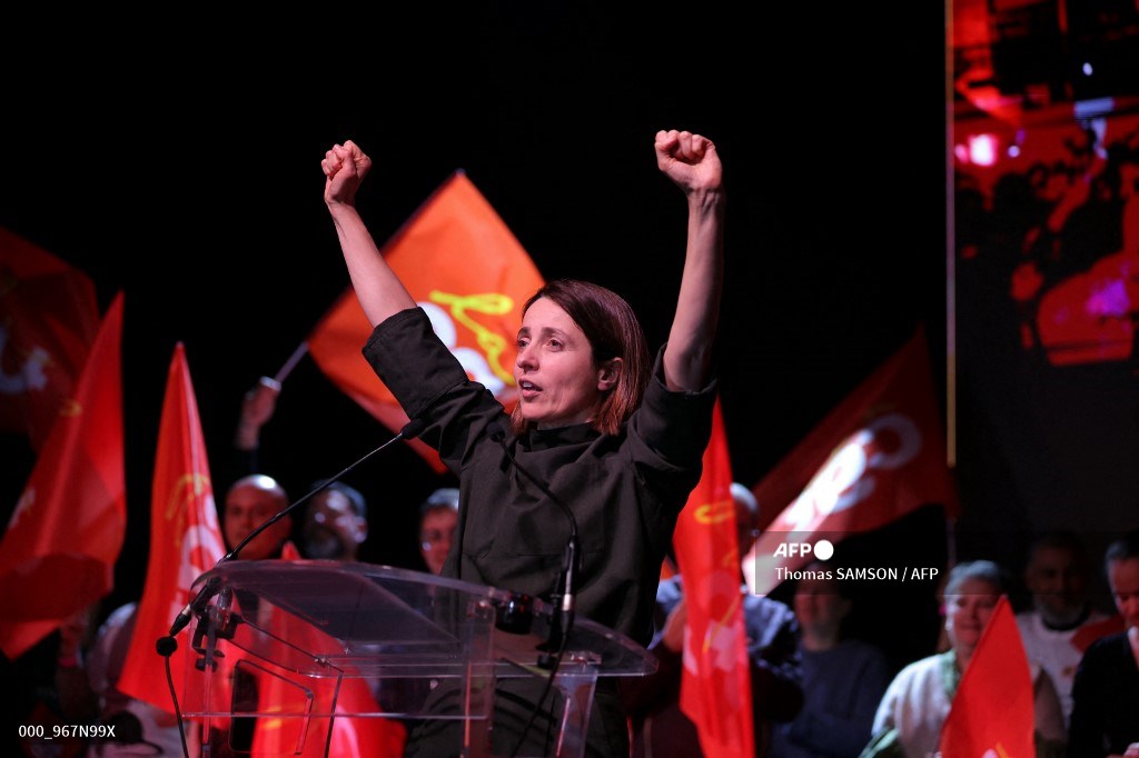 &laquo; Ce qui donne de la force, c'est ne pas se sentir seul &raquo; : au meeting CGT sur les libert&eacute;s syndicales, le rire et les armes