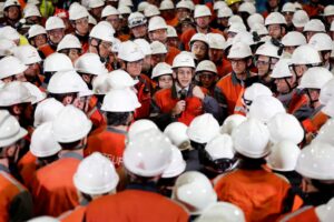 « Il a laissé la France se désindustrialiser » : à ArcelorMittal, l'amertume après la visite de Macron