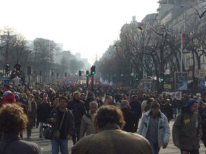 « CDI et Smic jeunes » : la CGT, les étudiants et la gauche vent debout contre la proposition du Medef