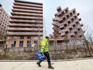 Travailleurs sans-papiers aux JO de Paris : « On avait droit à rien »... un vaste réseau franco-turc en procès