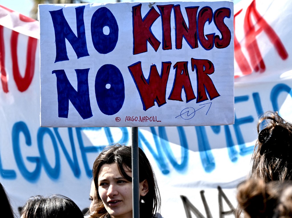 &laquo; D&eacute;poser les armes &raquo; : en Italie, la CGIL en premi&egrave;re ligne contre les guerres et le r&eacute;armement   