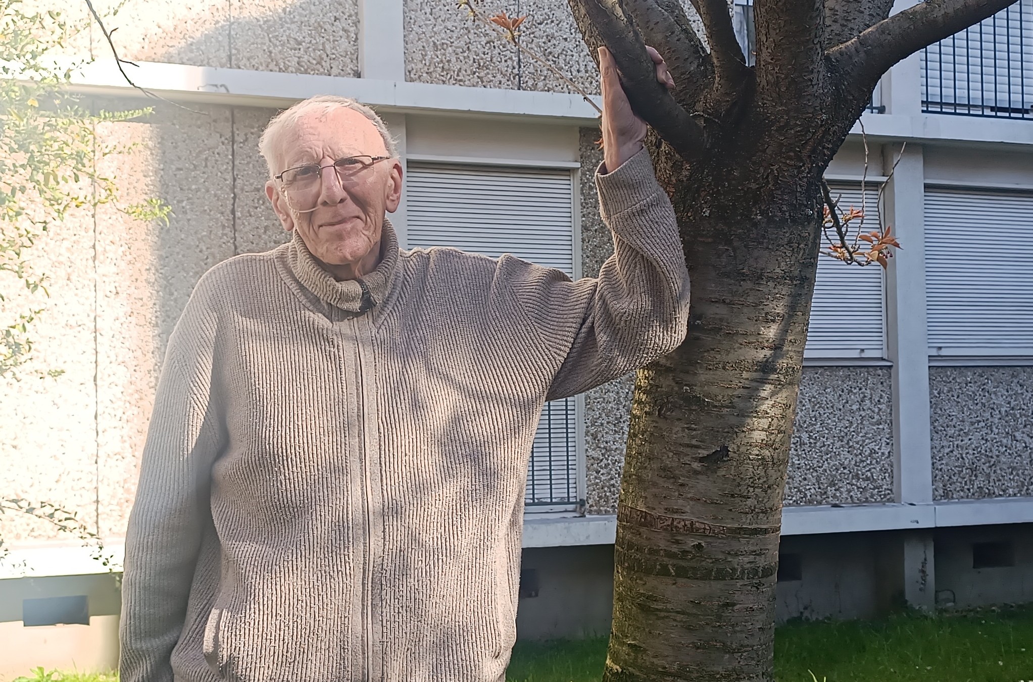 Christian Delorme, pr&ecirc;tre catholique et militant antiraciste  : &laquo; J'ai toujours d&eacute;test&eacute; la violence, y compris la violence d'&Eacute;tat &raquo; 