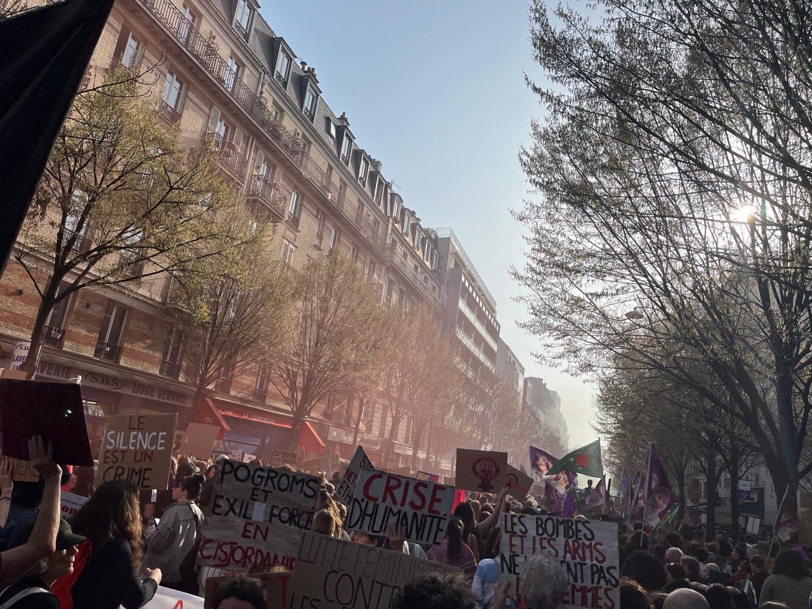 Rejet de N&eacute;m&eacute;sis et &laquo; joie militante &raquo; : &agrave; Paris, au c&oelig;ur de la manifestation du 8-mars pour les droits des femmes