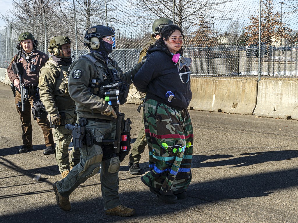 Comment ils ont fait reculer l'ICE : trois Am&eacute;ricains &agrave; Paris pour t&eacute;moigner de la r&eacute;sistance contre Trump