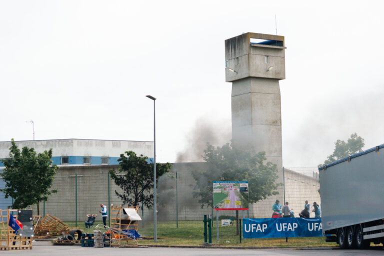 Surpopulation carcérale, manque d'effectifs, tension générale… À la prison de Rennes-Vezin, les matons sont à bout