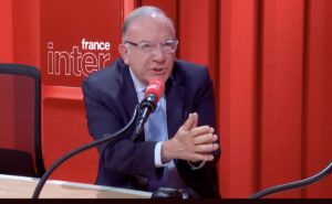 « Il faut voir tout le monde » : Pierre Gattaz assure le SAV du Medef après la rencontre avec Jordan Bardella