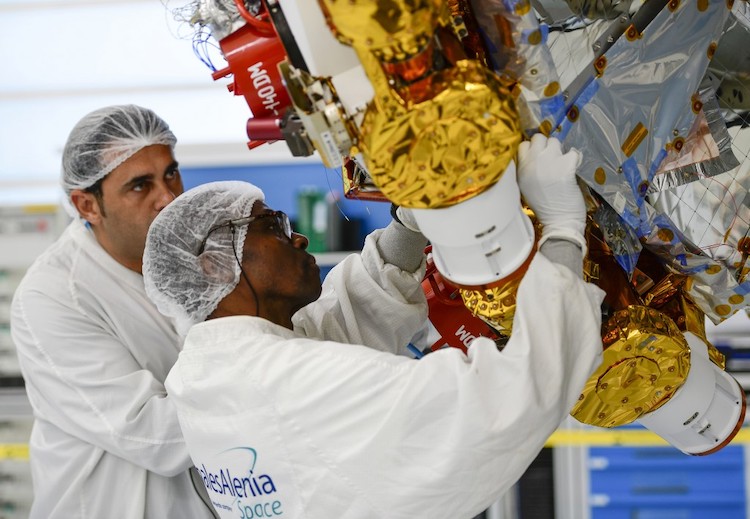 FRANCE-TECHNOLOGY-SATELLITE-INTERNET