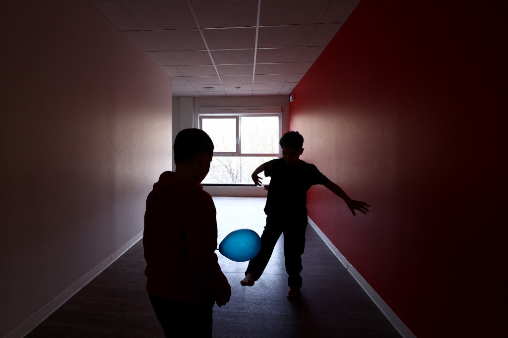 FRANCE-SOCIAL-POVERTY-CHILDREN-WEATHER