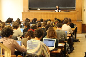 « Une mesure xénophobe » : les syndicats vent debout contre la hausse des frais universitaires des étudiants étrangers