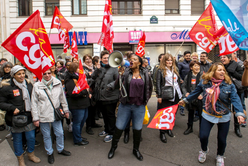 Rassemblement des salaries devant le magasin Tati