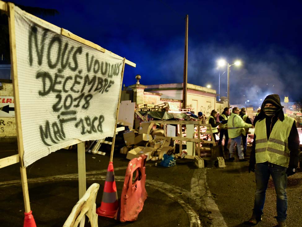 gilet jaune - manifestants - NVO - Nouvelle vie ouvriere - le magazine des militants de la CGT