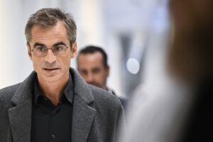 Harcèlement moral envers un syndicaliste CGT : Jean Quatremer, Raphaël Enthoven et un compte X visés par une plainte