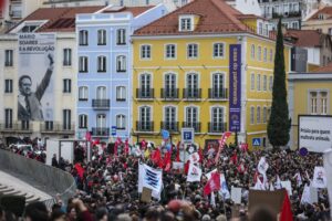 Licenciements simplifiés, contrats (très) courts… Au Portugal, les syndicats unis contre la réforme du Code du travail