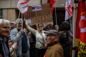 Carcassonne : le nouveau maire RN envoie les huissiers à la Bourse du travail pour déloger les syndicats