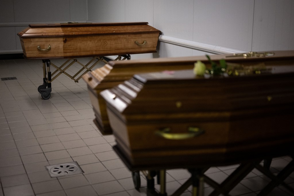 FRANCE-SOCIAL-DEATH