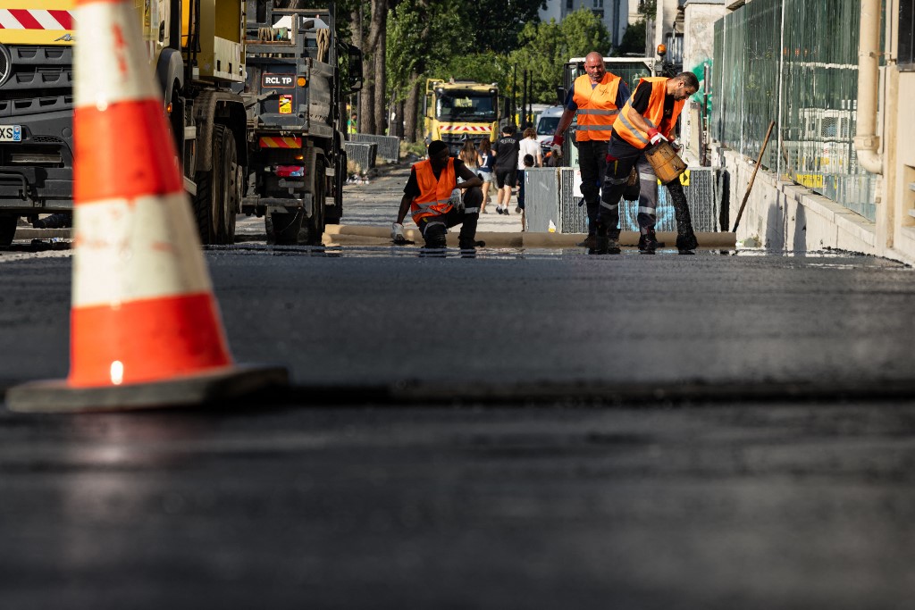 FRANCE-LABOUR-CLIMATE-WEATHER-HEAT