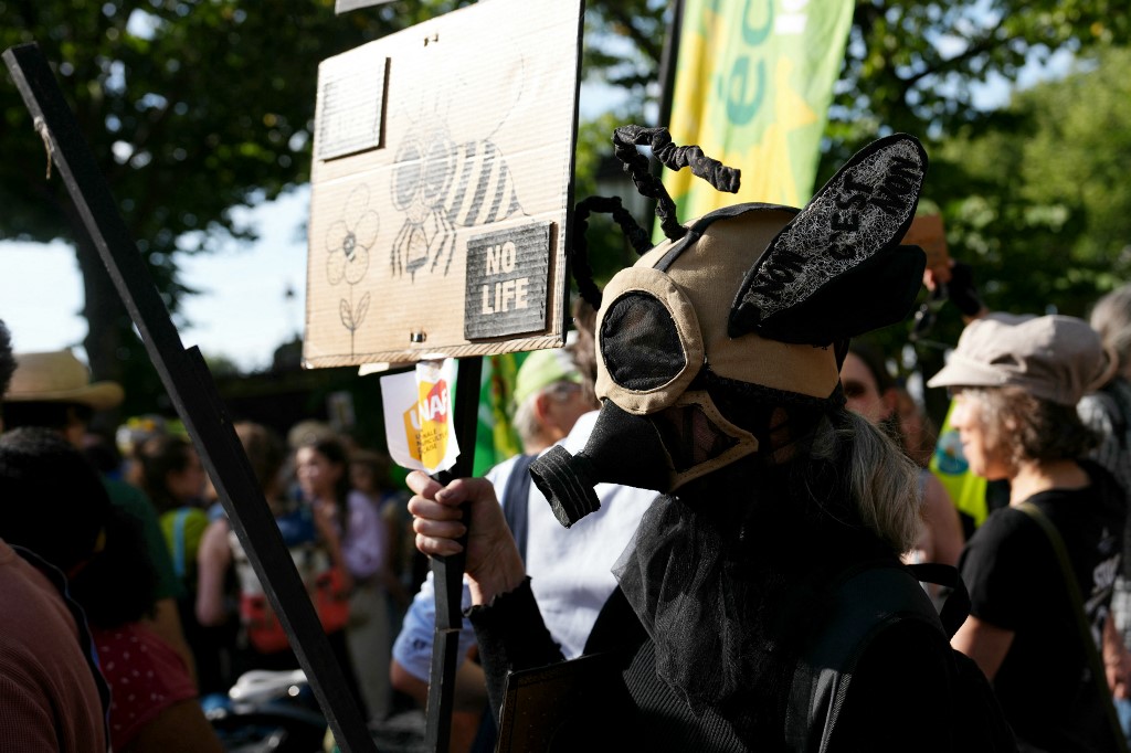 FRANCE-POLITICS-PARLIAMENT-AGRICULTURE-ENVIRONMENT-PROTEST