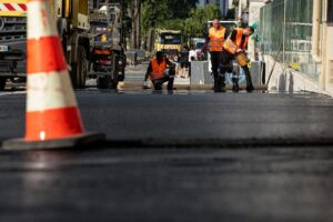 « Certains dorment debout sur les chantiers » : face à la chaleur, le travail en horaires décalés n'est pas la panacée