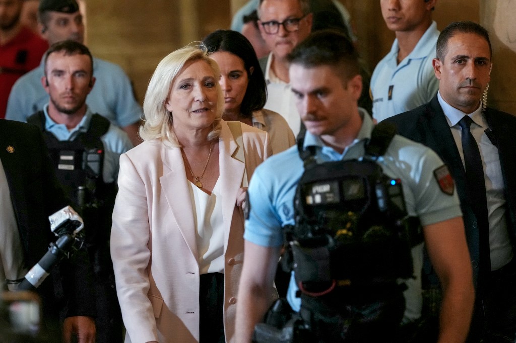 Condamnation de Marine Le Pen : comment le proc&egrave;s a pouss&eacute; le RN &agrave; assumer son lib&eacute;ralisme f&eacute;roce en &eacute;conomie