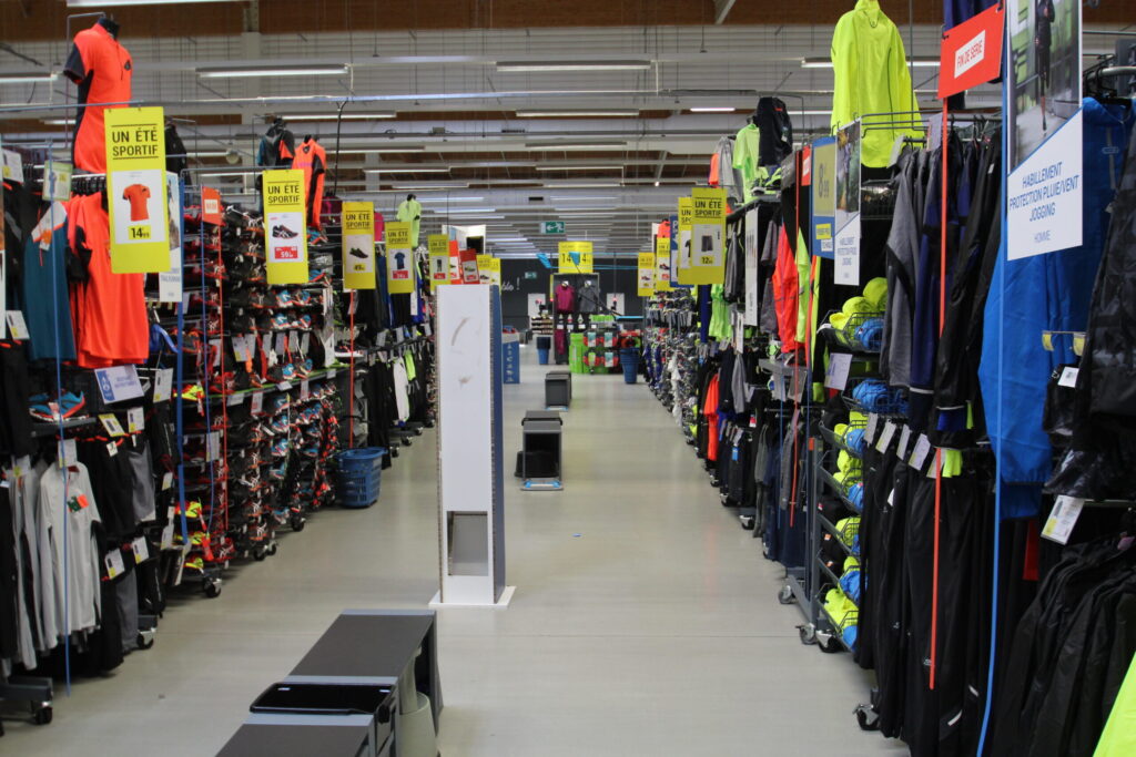 Intérieur_du_Decathlon_à_Brétigny-sur-Orge_le_24_mai_2017_-_06