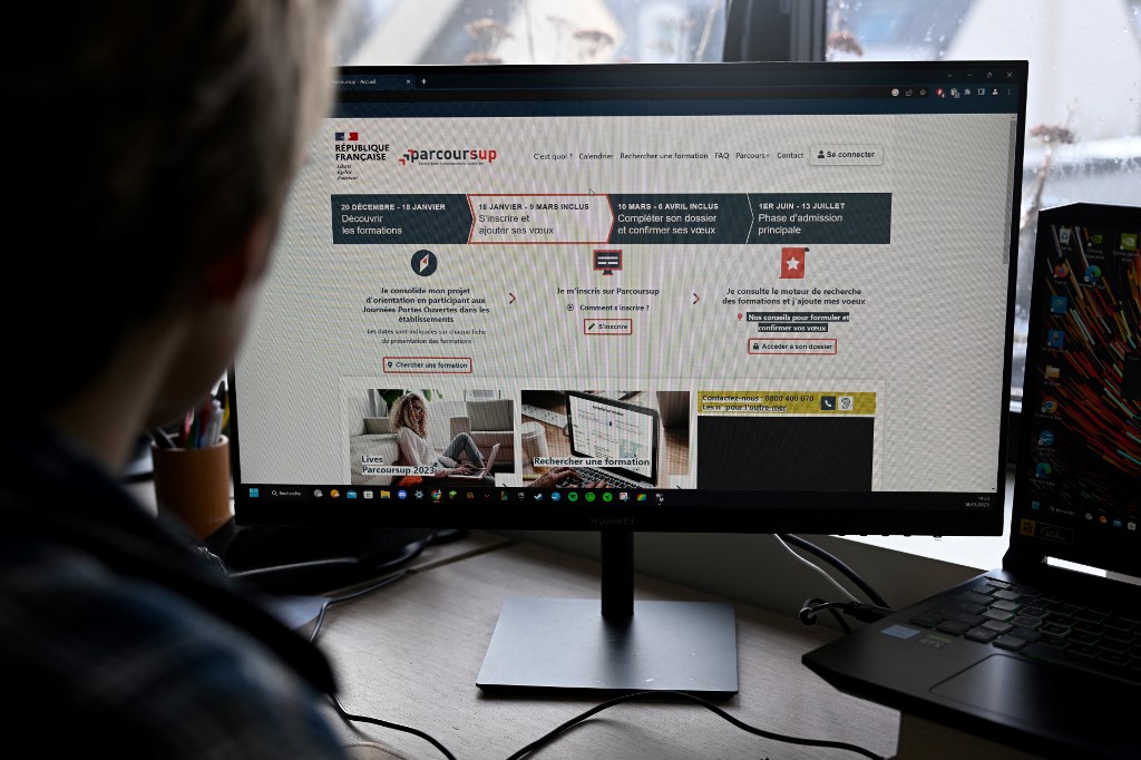 &laquo; Parcoursup d&eacute;truit nos r&ecirc;ves &raquo; : ces bacheliers qui d&eacute;sesp&egrave;rent apr&egrave;s deux ann&eacute;es de suite sans v&oelig;ux valid&eacute;s