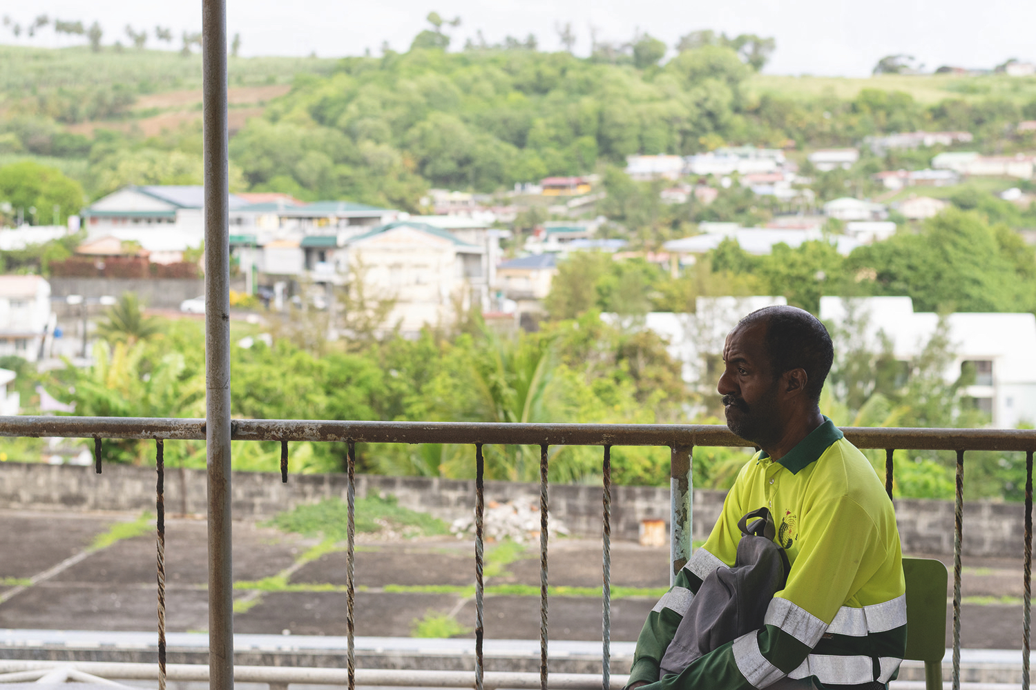 Salaires faibles, vie ch&egrave;re, carri&egrave;re hach&eacute;e... En Martinique, l'injuste pr&eacute;carit&eacute; des agents publics