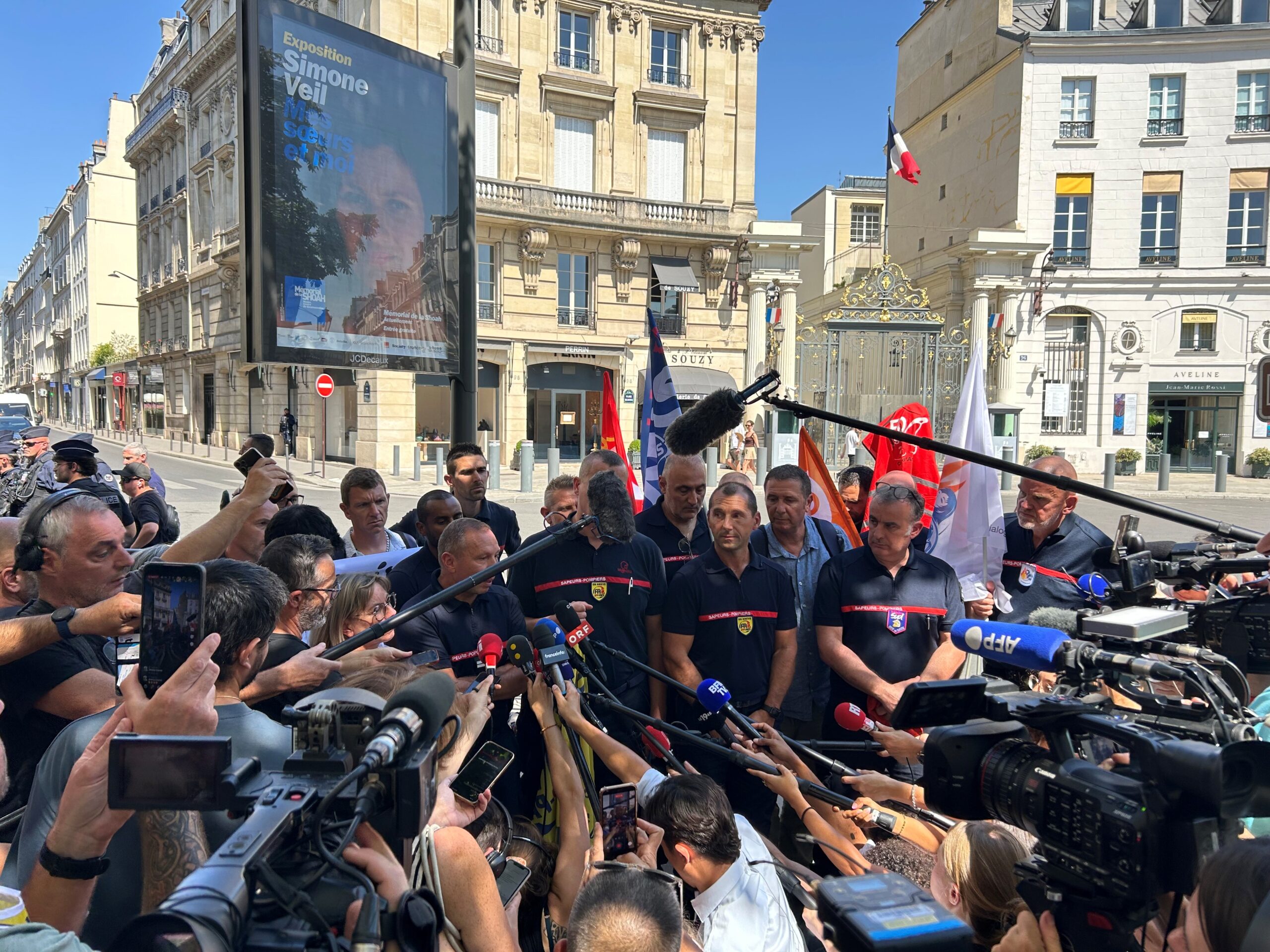 Après leur rencontre avec Nuñez, les syndicats des pompiers dénoncent « des moyens qui ne suivent pas »